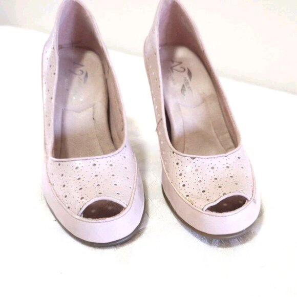 A2 Aerosoles Comfort Benn Station Peep Toe Pumps Heels Shoes 6 M Pink Patent - Picture 3 of 13